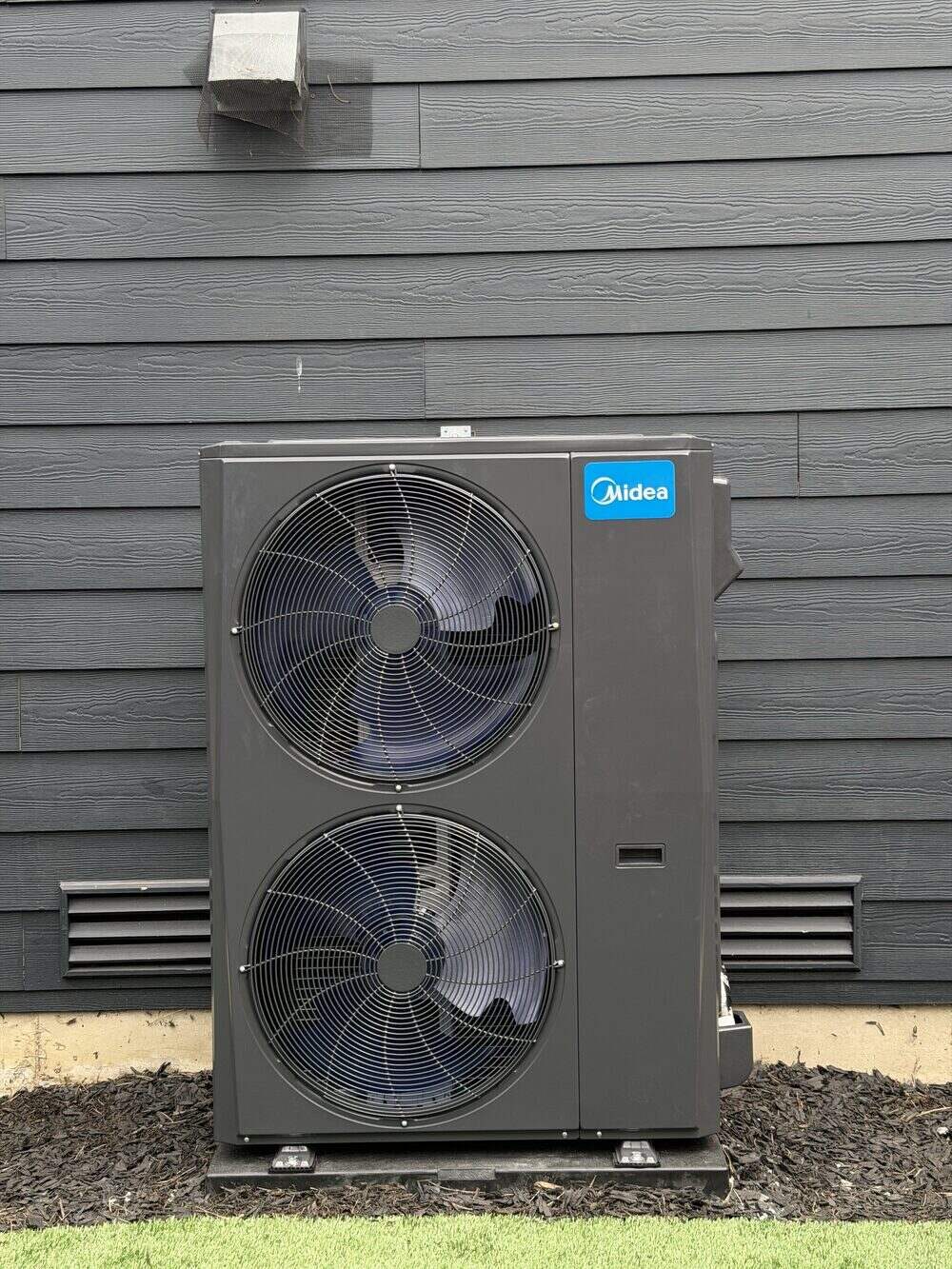 Outdoor condenser installed by Northwest Thermal Solutions